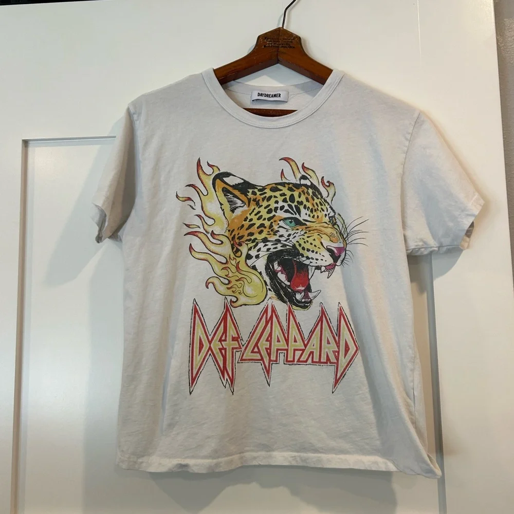 Daydreamer Def Leppard Graphic T-Shirt - Picture 1 of 3